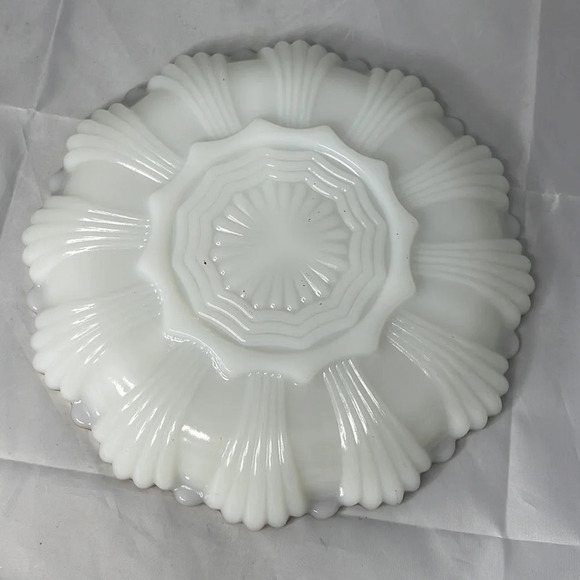 VINTAGE White Milk Glass Scallop Gold Rim Serving Dish 3 Section - Picture 2 of 6